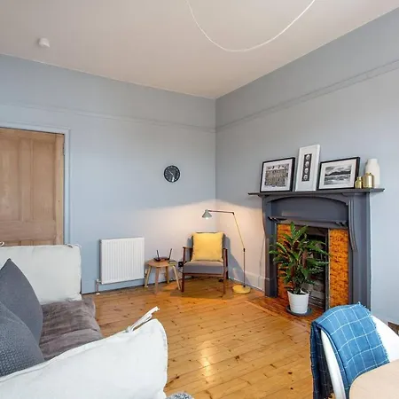 Ultra Stylish & Modern West End Apt Appartamento