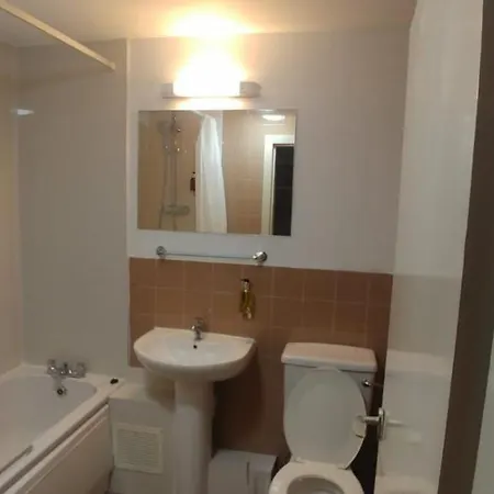 Clydebank 4* Glasgow