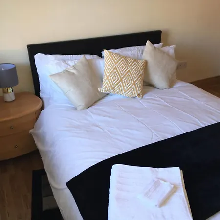 Local Stayz Hutcheson * Glasgow