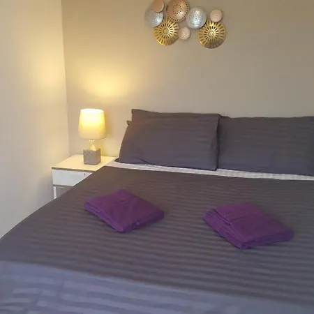 Dragon - Chirnside House 3 Bedroom Apartment