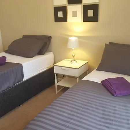 Dragon - Chirnside House 3 Bedroom Glasgow