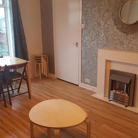 Dragon - Chirnside House 3 Bedroom * Glasgow