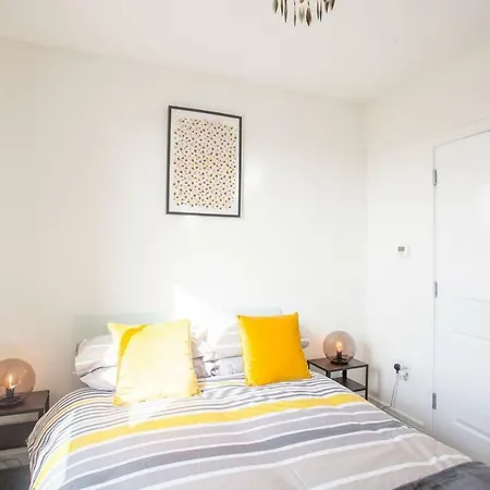 Appartamento Beautifully Furnished Southside New Build Flat