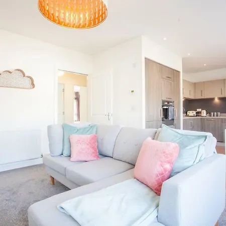 Beautifully Furnished Southside New Build Flat * Glasgow