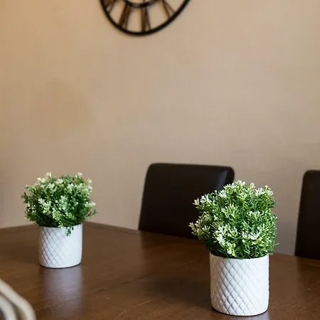 Lomond Serviced Apartments- Hydro House * Glasgow