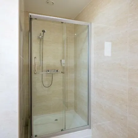 Hotel Lorne 3*
