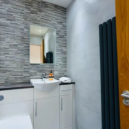 Centre With Free Secure Underground Parking Daire Glasgow