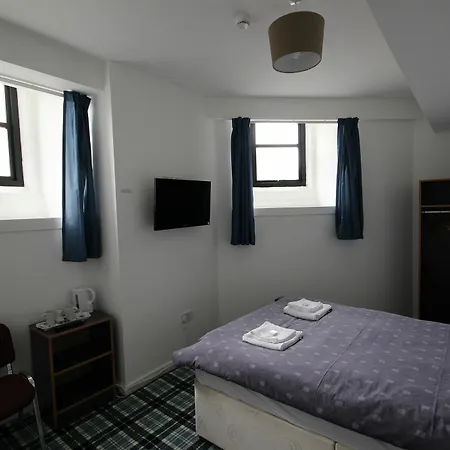Tartan 4*