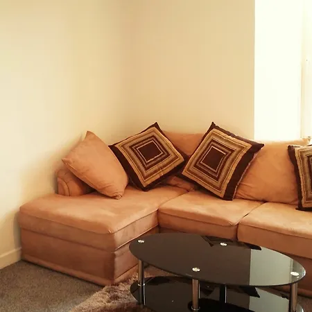 3 Bed Near Botanic Gardens Apartment *
