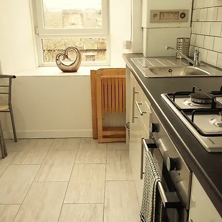 3 Bed Near Botanic Gardens Glasgow