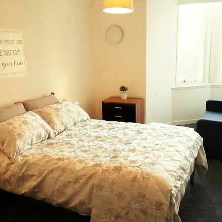 3 Bed Near Botanic Gardens * Glasgow