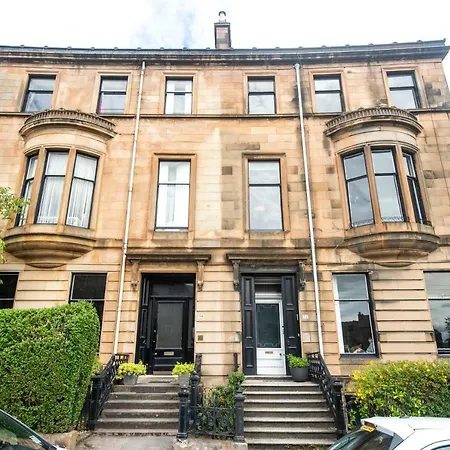 32 Victoria Crescent Road