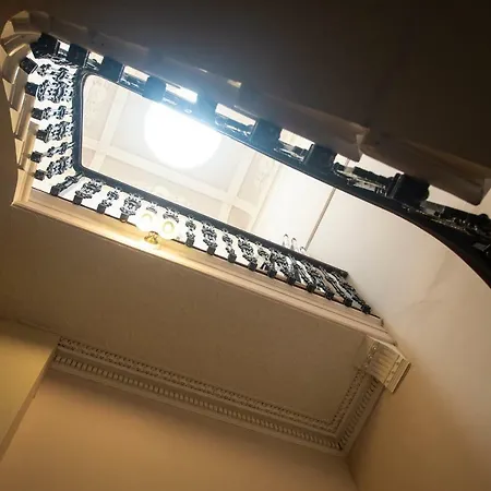 Appartement 32 Victoria Crescent Road *