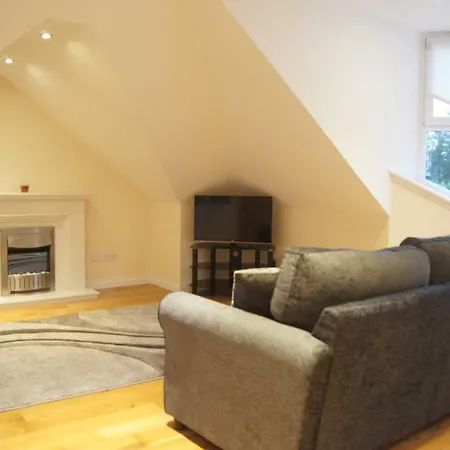 Modern, Cosy In Bearsden With Private Parking Appartamento Glasgow