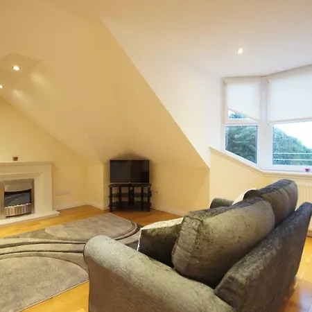 Modern, Cosy In Bearsden With Private Parking Appartamento Glasgow