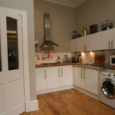 274 Bath Street Apartment