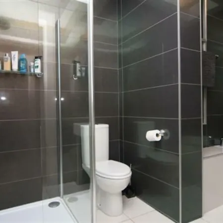 274 Bath Street Apartment