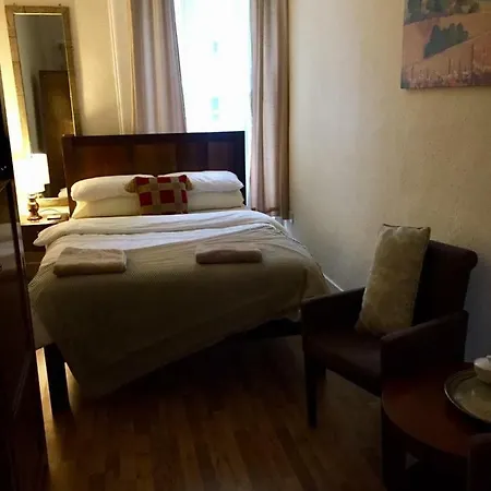 בית הארחה Bank Street Townhouse