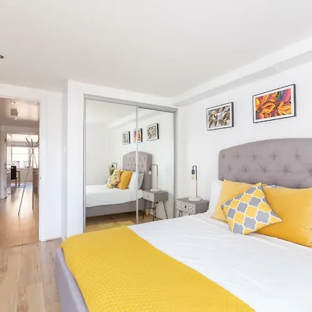 דירה Cosy In Quiet City-centre With Car Park