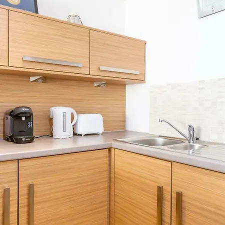 Cosy In Quiet City-centre With Car Park