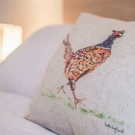 Arcview - Sec Hydro Two Bed Flat With Free Parking And Great View Apartment *