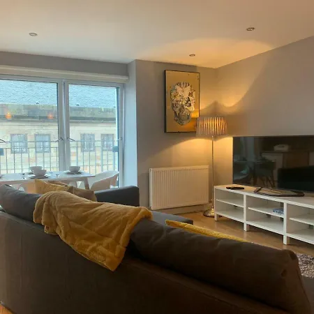 Merchant Modern 1 Bed Executive Flat דירה