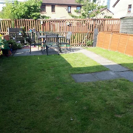 Apartment Hardgate Gardens *