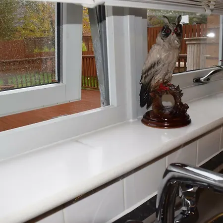 Silverburn New House With Free Parking And Garden