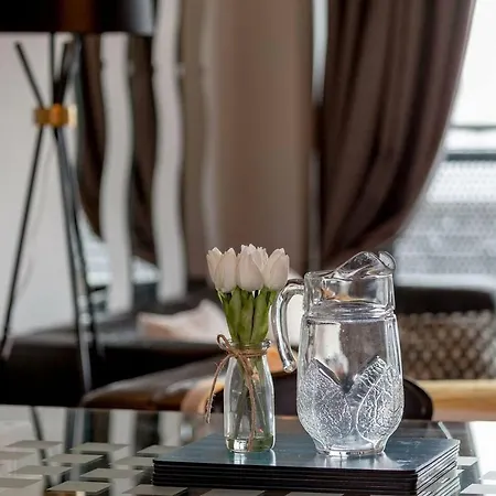 Διαμέρισμα Modern Riverfront Apt. 10 Mins From Hydro/secc