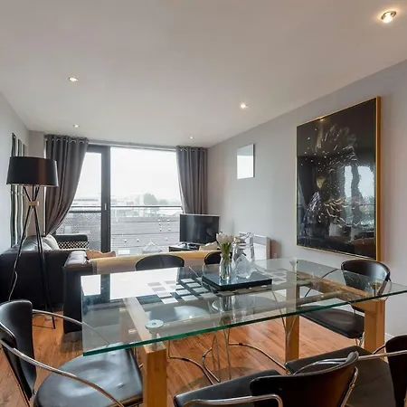 Modern Riverfront Apt. 10 Mins From Hydro/secc * Γλασκώβη
