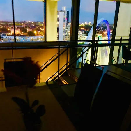 Centre - The Penthouse With Riverviews - Appartement *