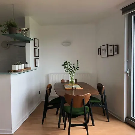 Glasgow City Single Room In Homestay With Balcony & Parking 公寓