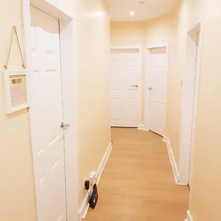Three Bed In Appartement