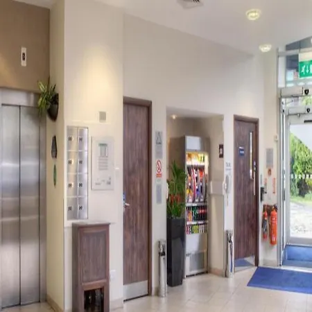 ホリデイ エクスプレス シアターランド