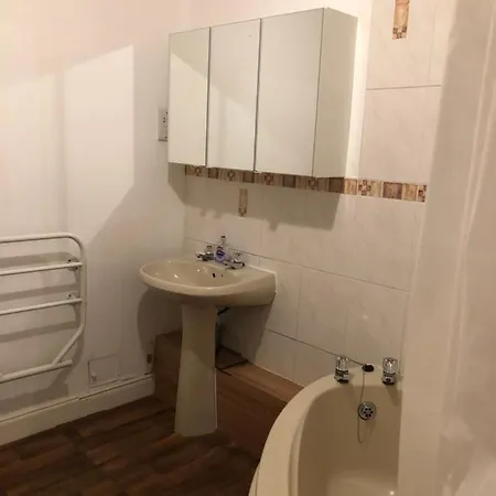 The Georgian House בית הארחה 2*