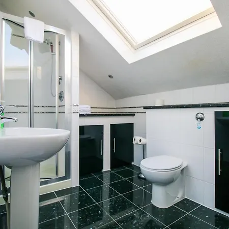 Glasgow Guest House Bed and breakfast 3*
