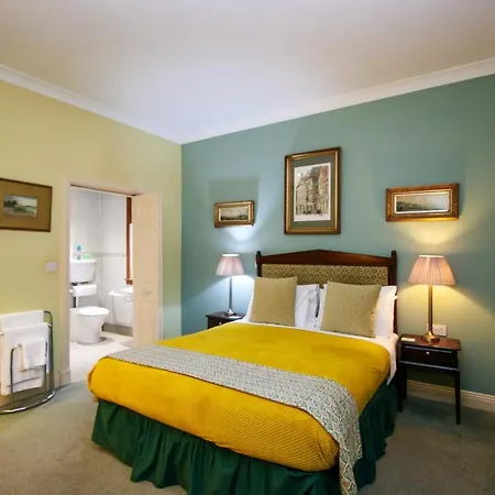 Glasgow Guest House Bed & Breakfast 3*