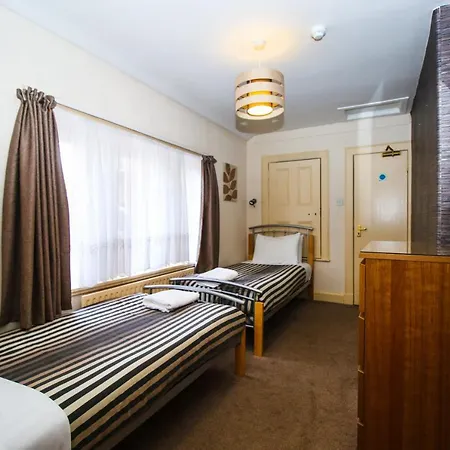 Glasgow Guest House 3*