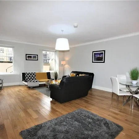 Dreamhouse St Vincent Street *