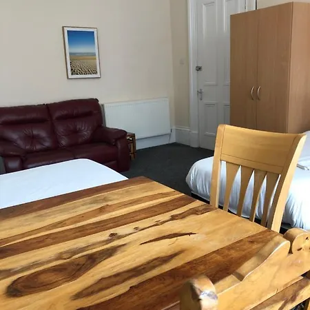 Bed & Breakfast Renfrew At Centre *