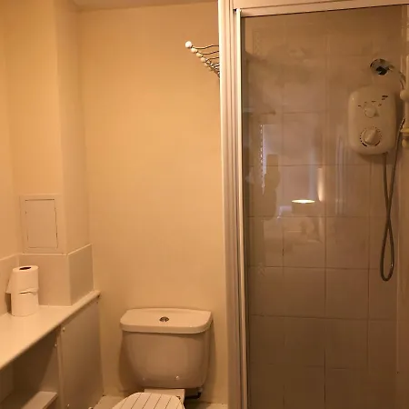 Wallace Hide Out Bed and breakfast Glasgow