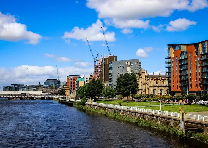 Daire Riverside Apartments *