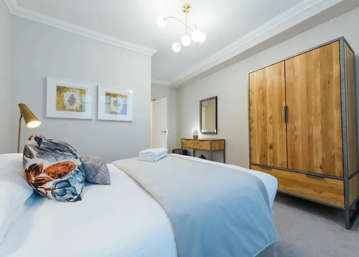 Luxury * Γλασκώβη