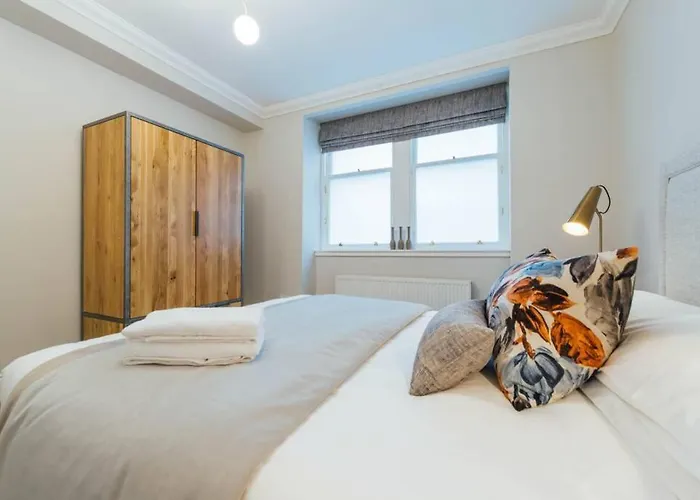 Luxury * Γλασκώβη