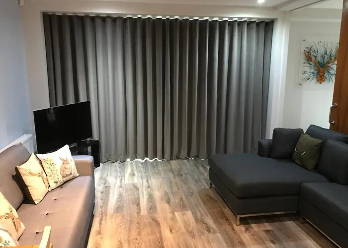 Riverside West End *