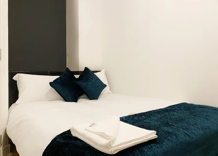 Cozy Nights - Ibrox Street 글라스고