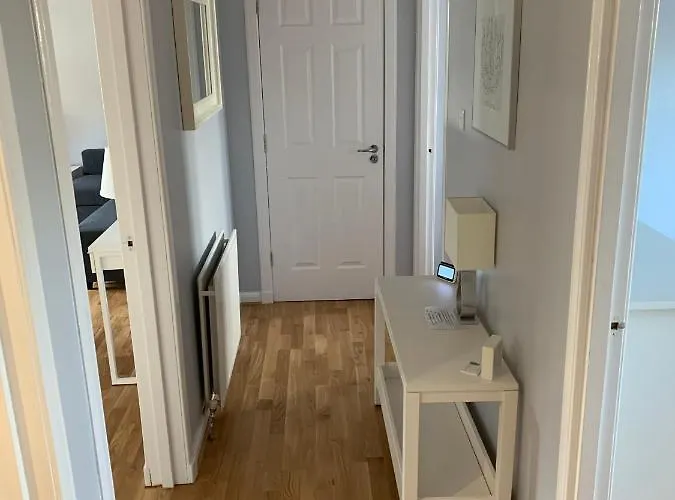 Flat One, 212 Eaglesham Road, East Kilbride, Apartament *