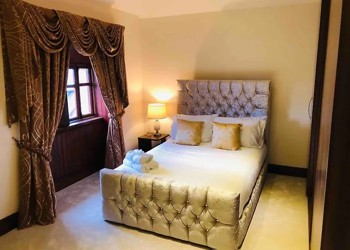 Beautiful 4-bed In Glasgow