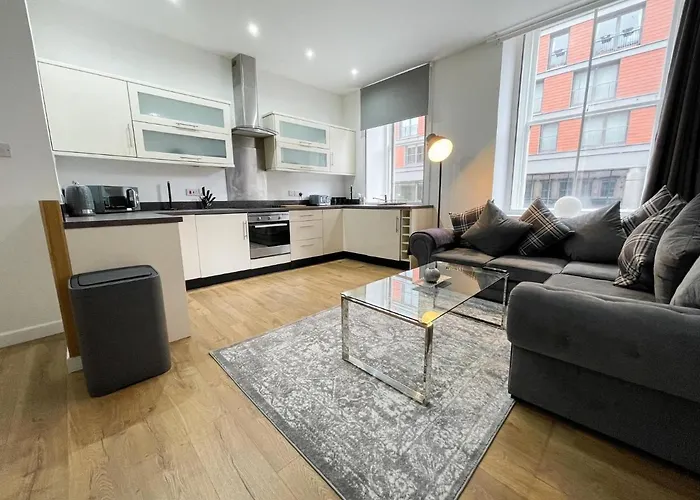 Exquisite 2br Flat Near Train Station