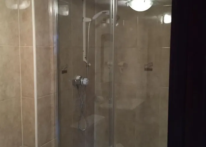 The Fullarton Park 2* Глазго